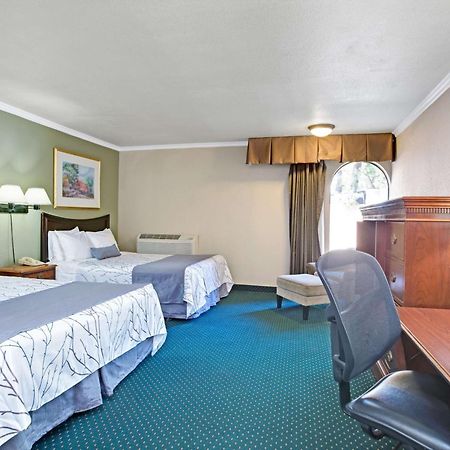 Days Inn By Wyndham San Jose Convention Center Екстер'єр фото