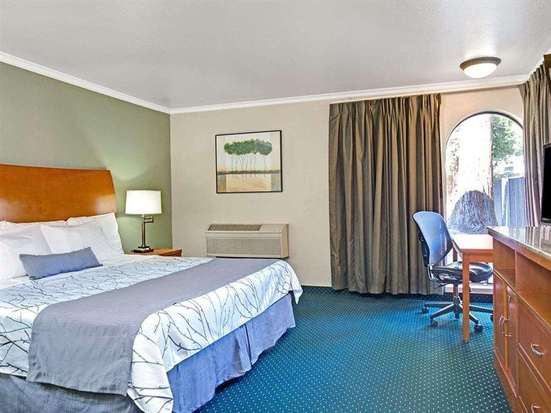 Days Inn By Wyndham San Jose Convention Center Екстер'єр фото