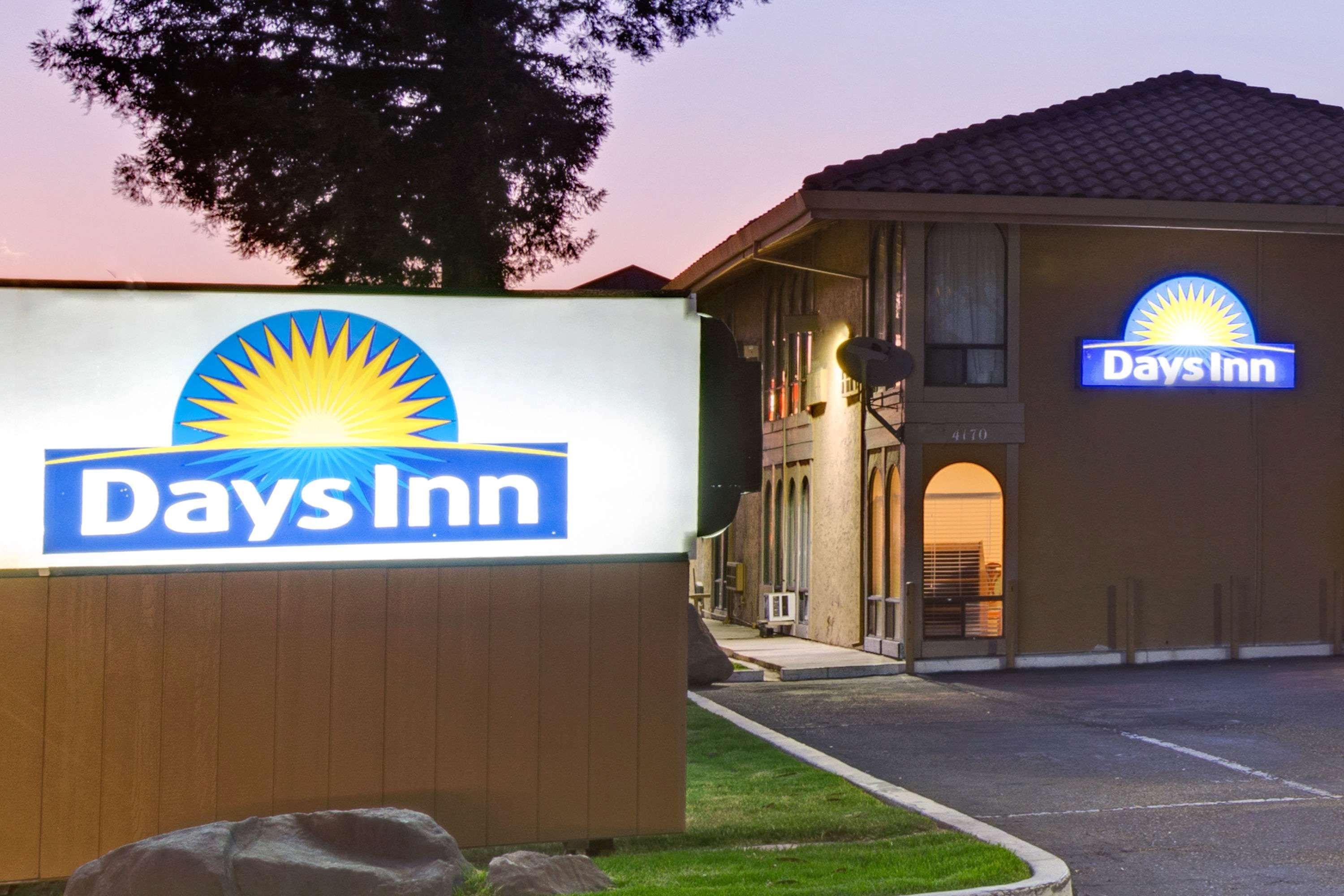 Days Inn By Wyndham San Jose Convention Center Екстер'єр фото