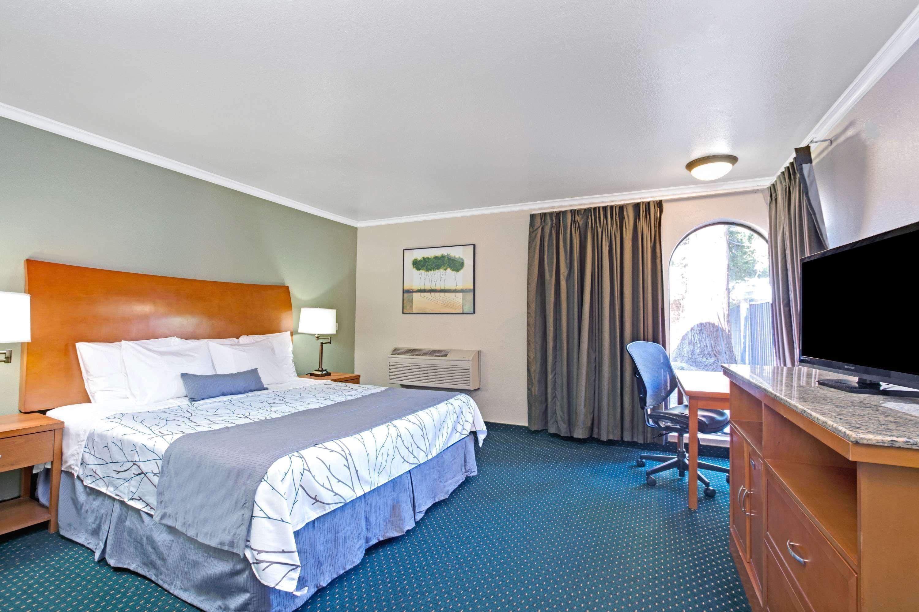 Days Inn By Wyndham San Jose Convention Center Екстер'єр фото