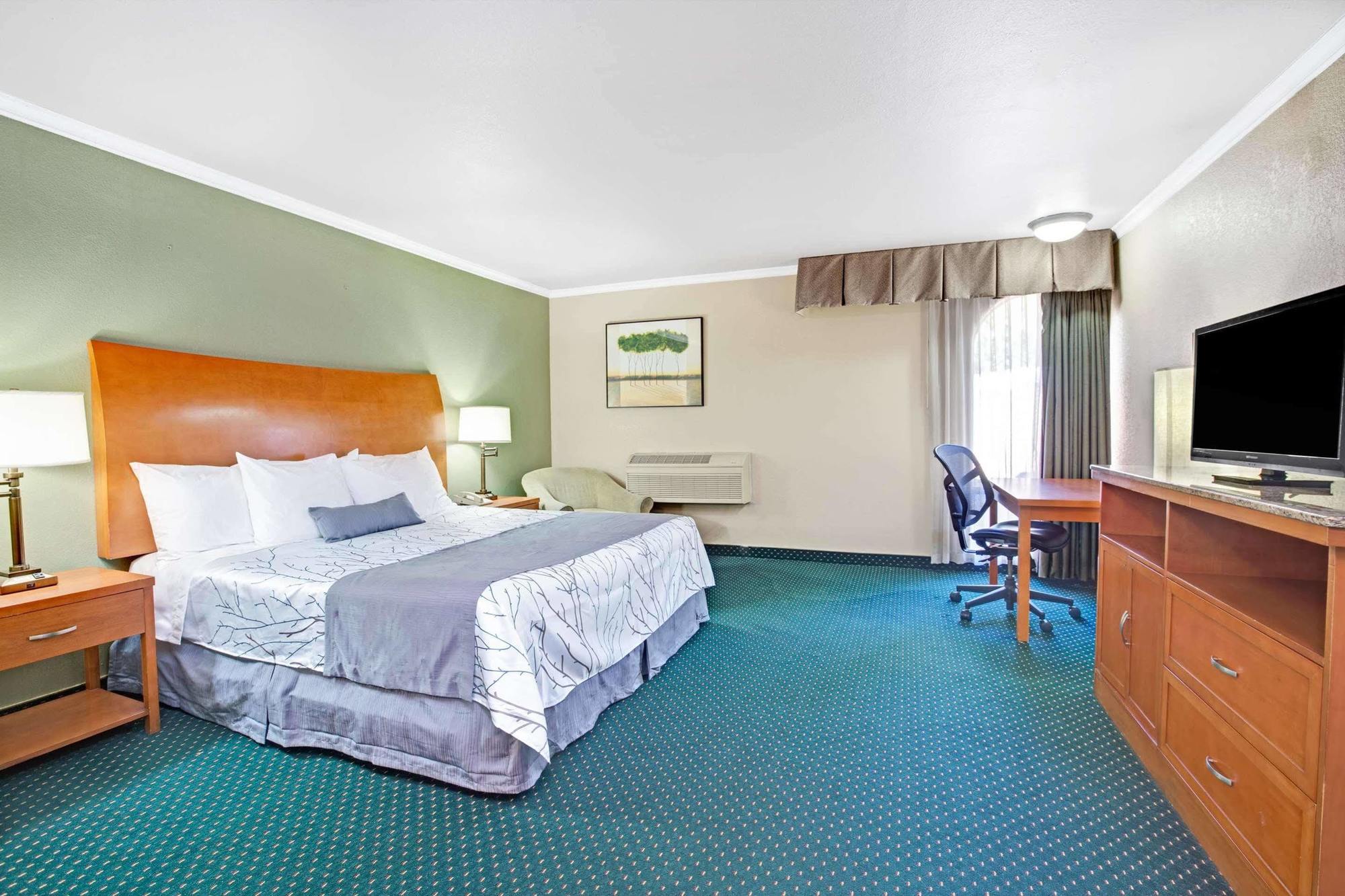Days Inn By Wyndham San Jose Convention Center Екстер'єр фото