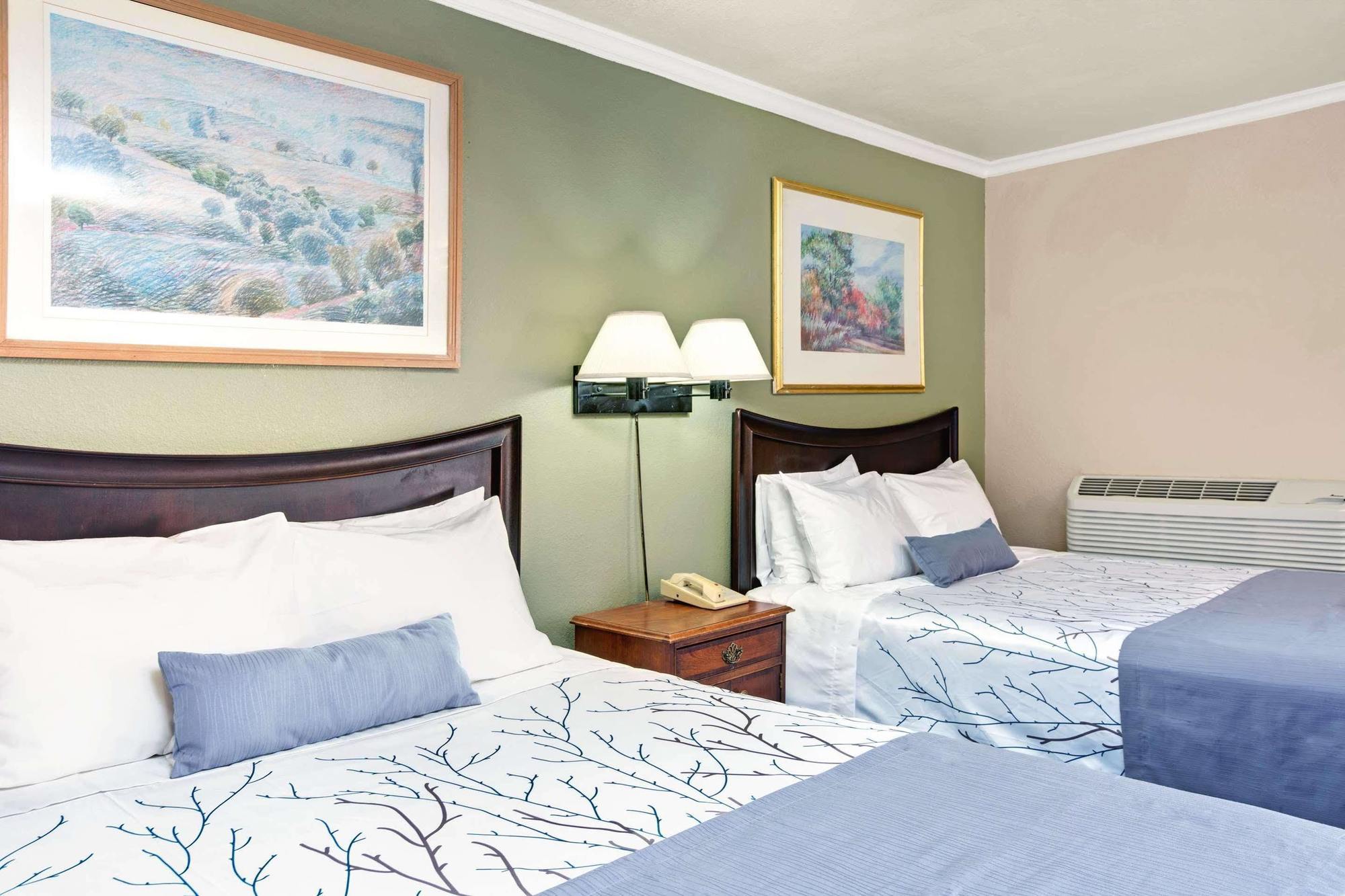 Days Inn By Wyndham San Jose Convention Center Екстер'єр фото